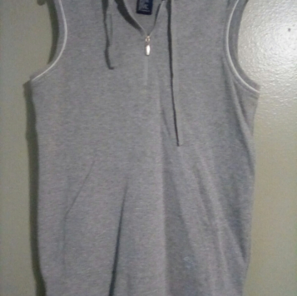 Catalina nwot sleeveless hooded sweat